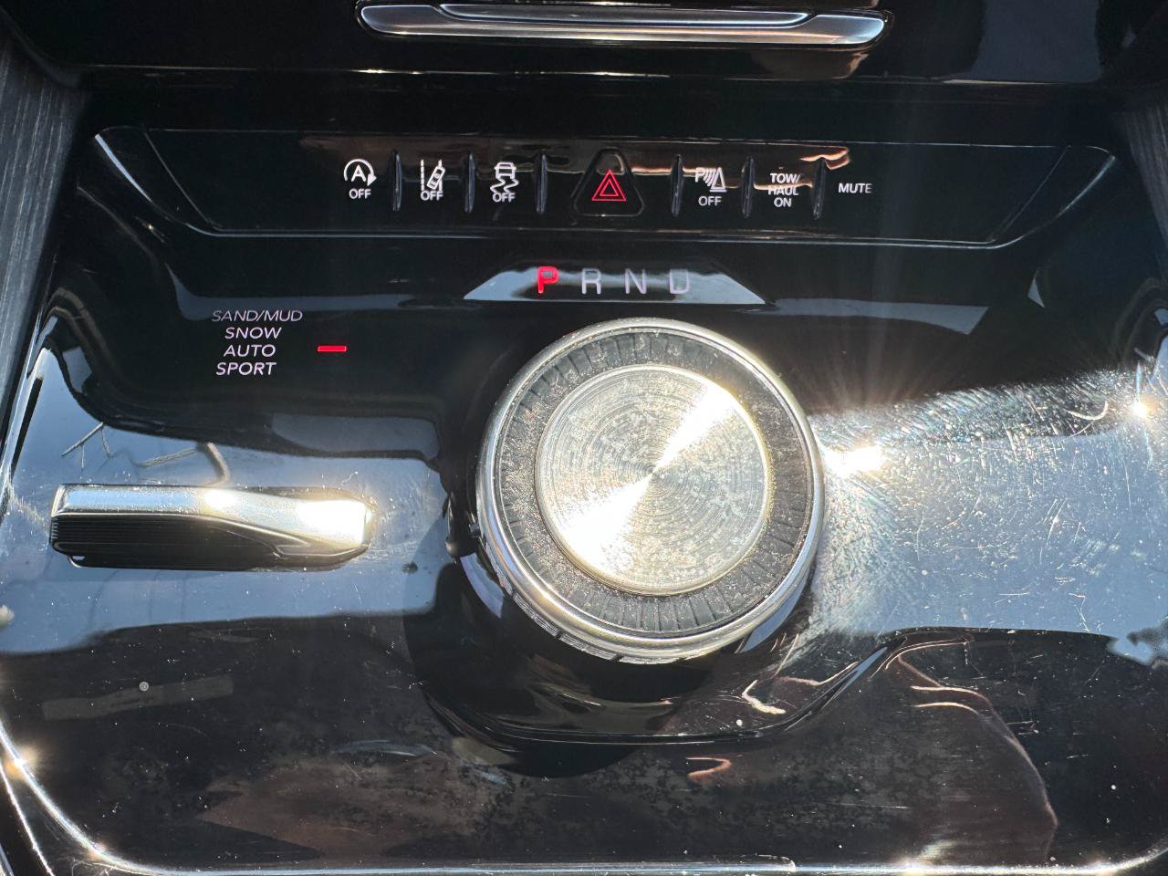 Used 2023 Jeep Wagoneer L Series II AWD/4WD image 36