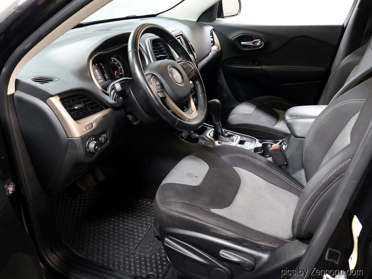 Used 2014 Jeep Cherokee Latitude AWD/4WD image 12