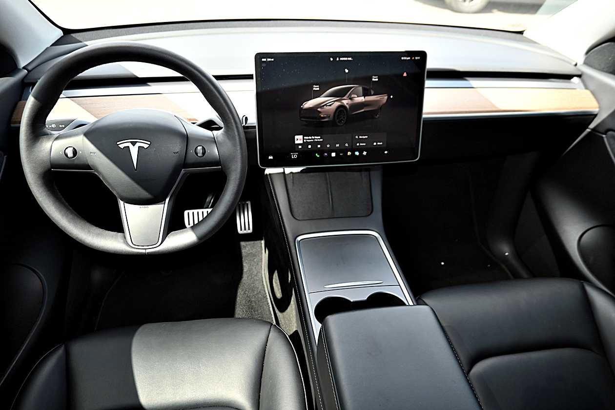 Used 2022 Tesla Model Y Performance AWD/4WD image 15