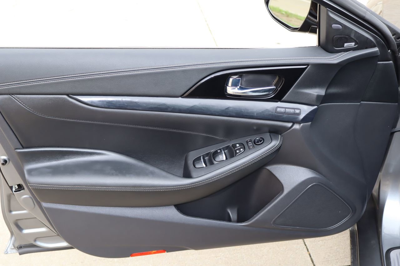 Used 2022 Nissan Maxima Platinum w/ Sport Mat Group FWD image 21