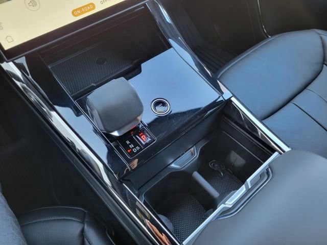 Used 2025 Land Rover Range Rover Sport image 37