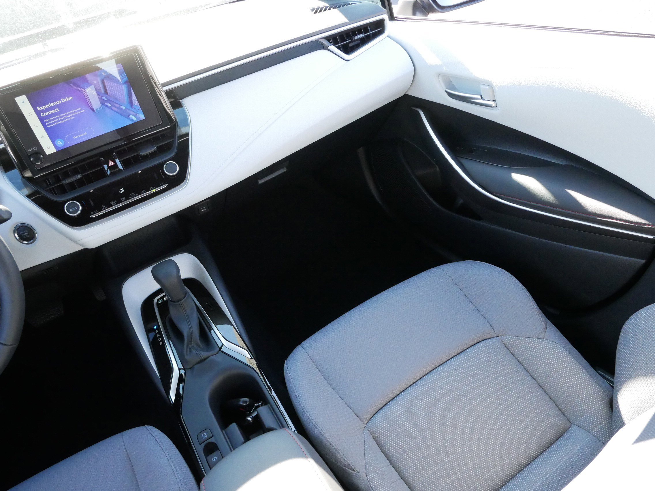 Certified 2025 Toyota Corolla SE image 11