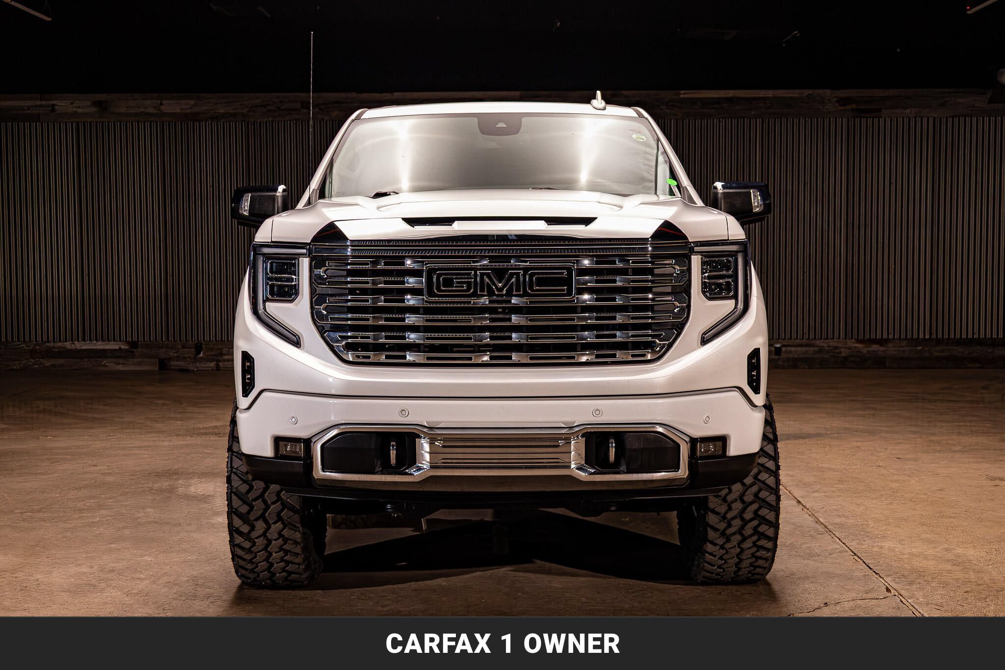 Used 2023 GMC Sierra 1500 Denali w/ Denali Carbonpro Edition AWD/4WD image 4