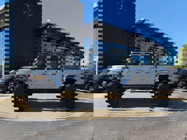 Used 2021 Jeep Gladiator Overland w/ Popular Equipment Package image 3