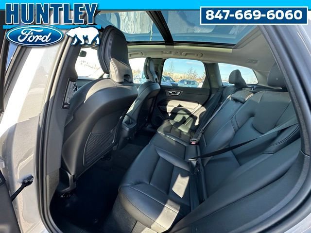 Used 2025 Volvo XC60 B5 Core image 13