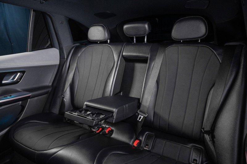 New 2026 Mercedes-Benz EQE 320+ SUV image 29