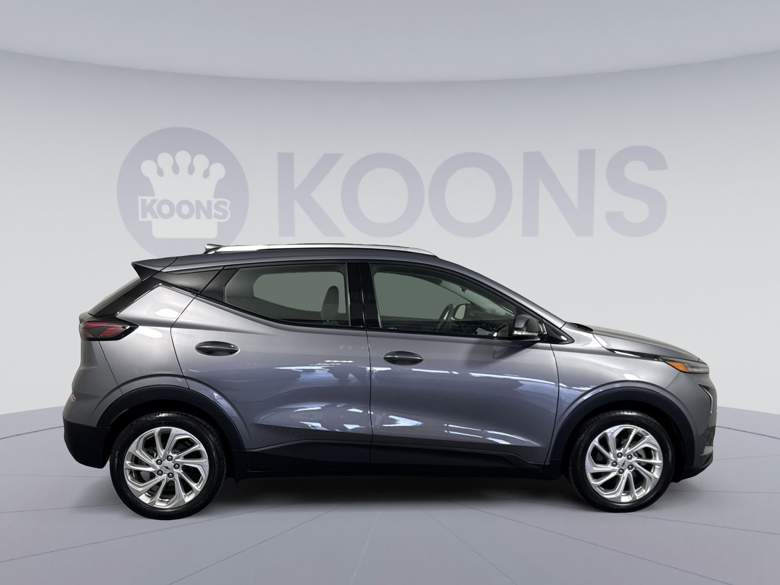 Used 2023 Chevrolet Bolt EUV LT FWD image 8