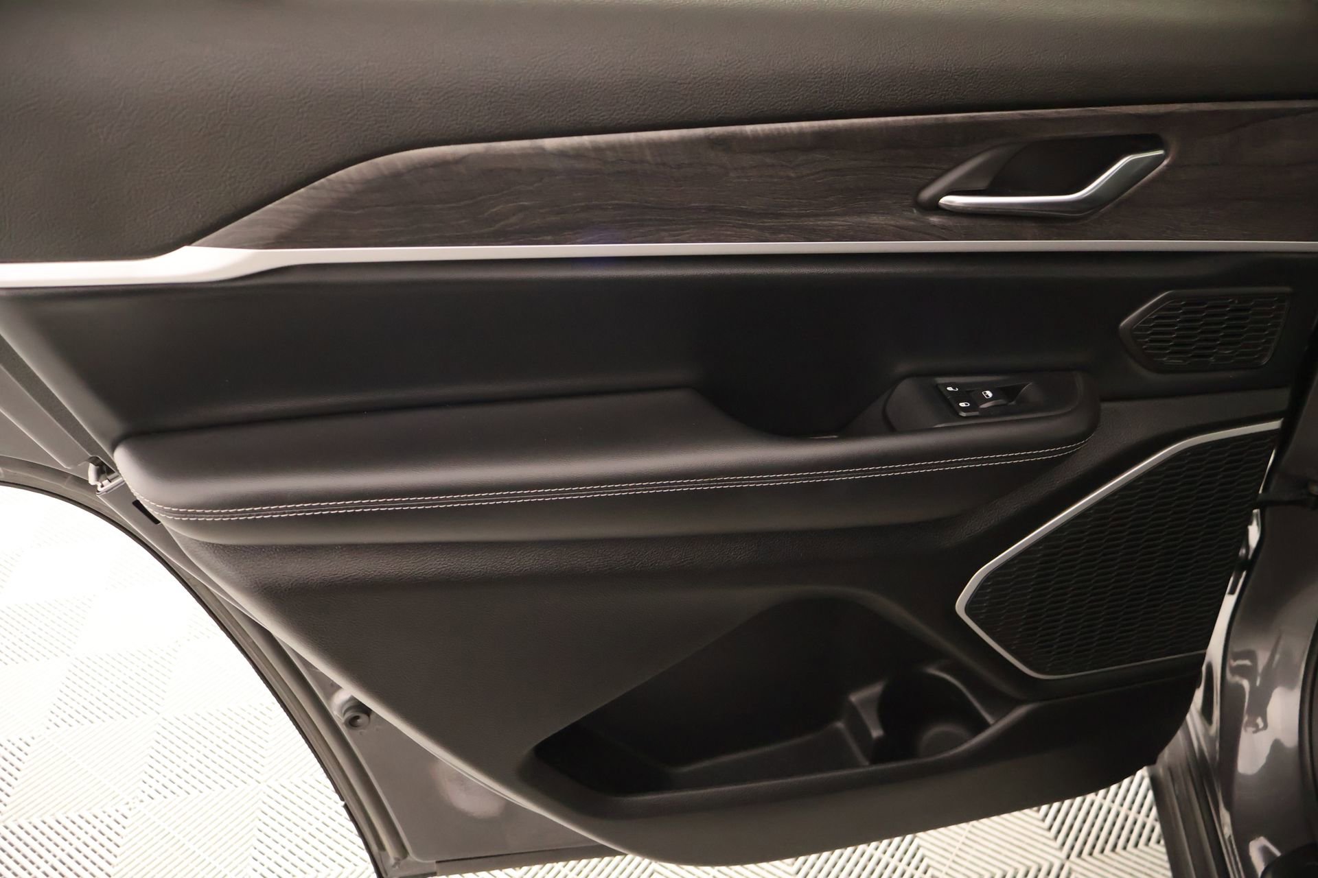 Used 2021 Jeep Grand Cherokee L Limited image 20