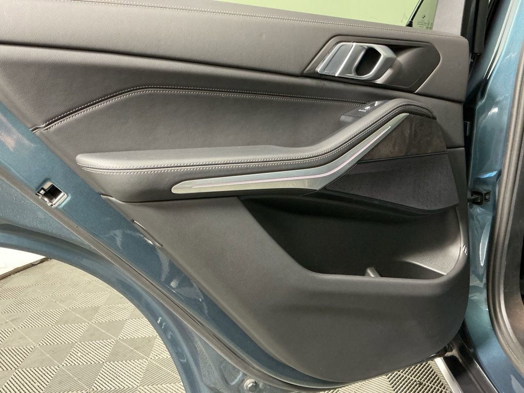 Certified 2025 BMW X5 sDrive40i w/ Parking Assistance Package RWD image 24