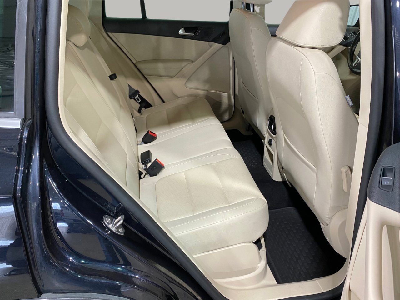 Used 2017 Volkswagen Tiguan Wolfsburg Edition image 27