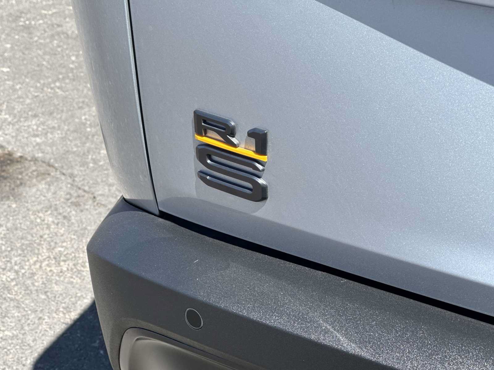 Used 2025 Rivian R1S Premium AWD/4WD image 11