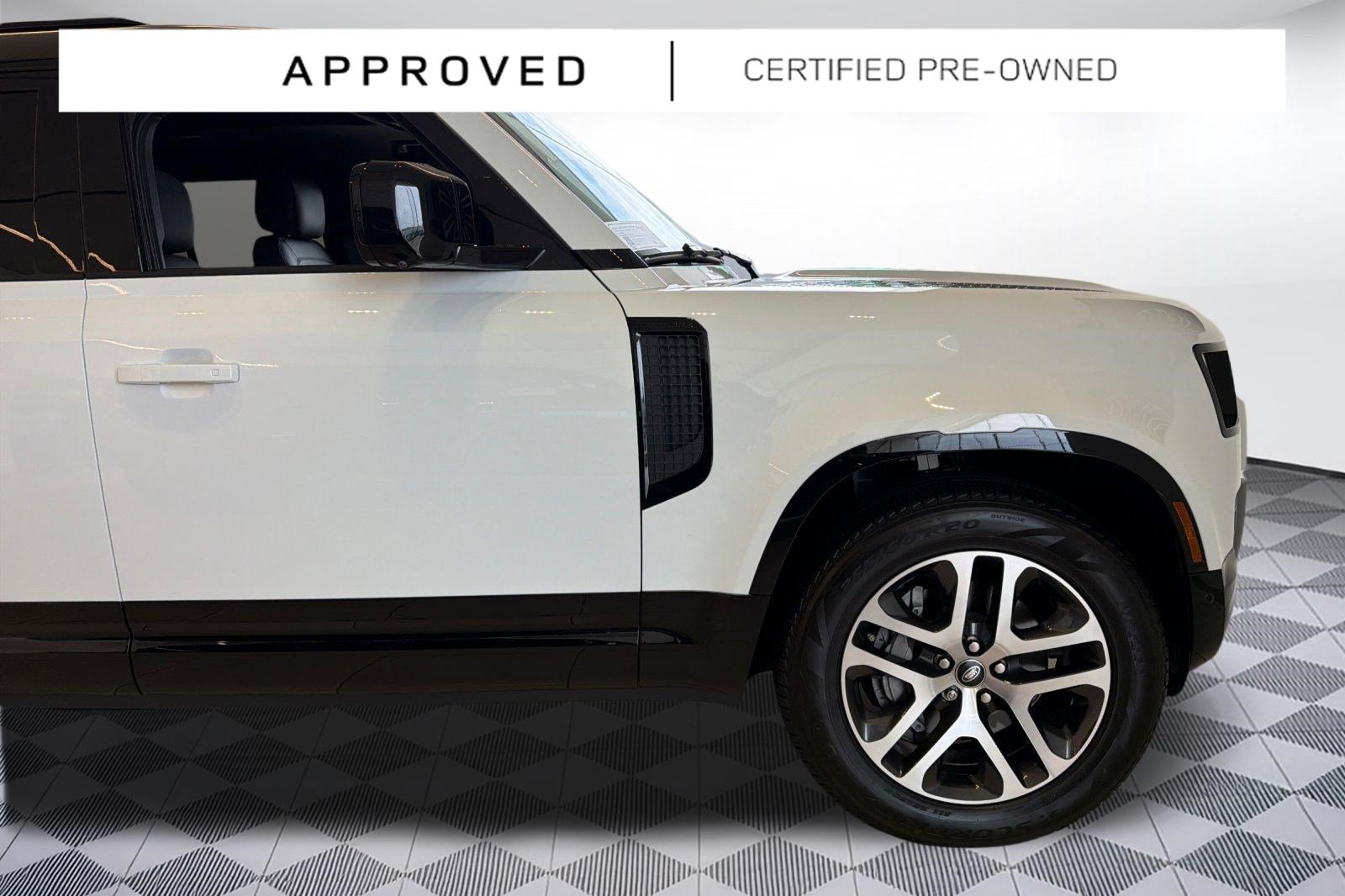 Used 2025 Land Rover Defender 130 X-Dynamic SE AWD/4WD image 37
