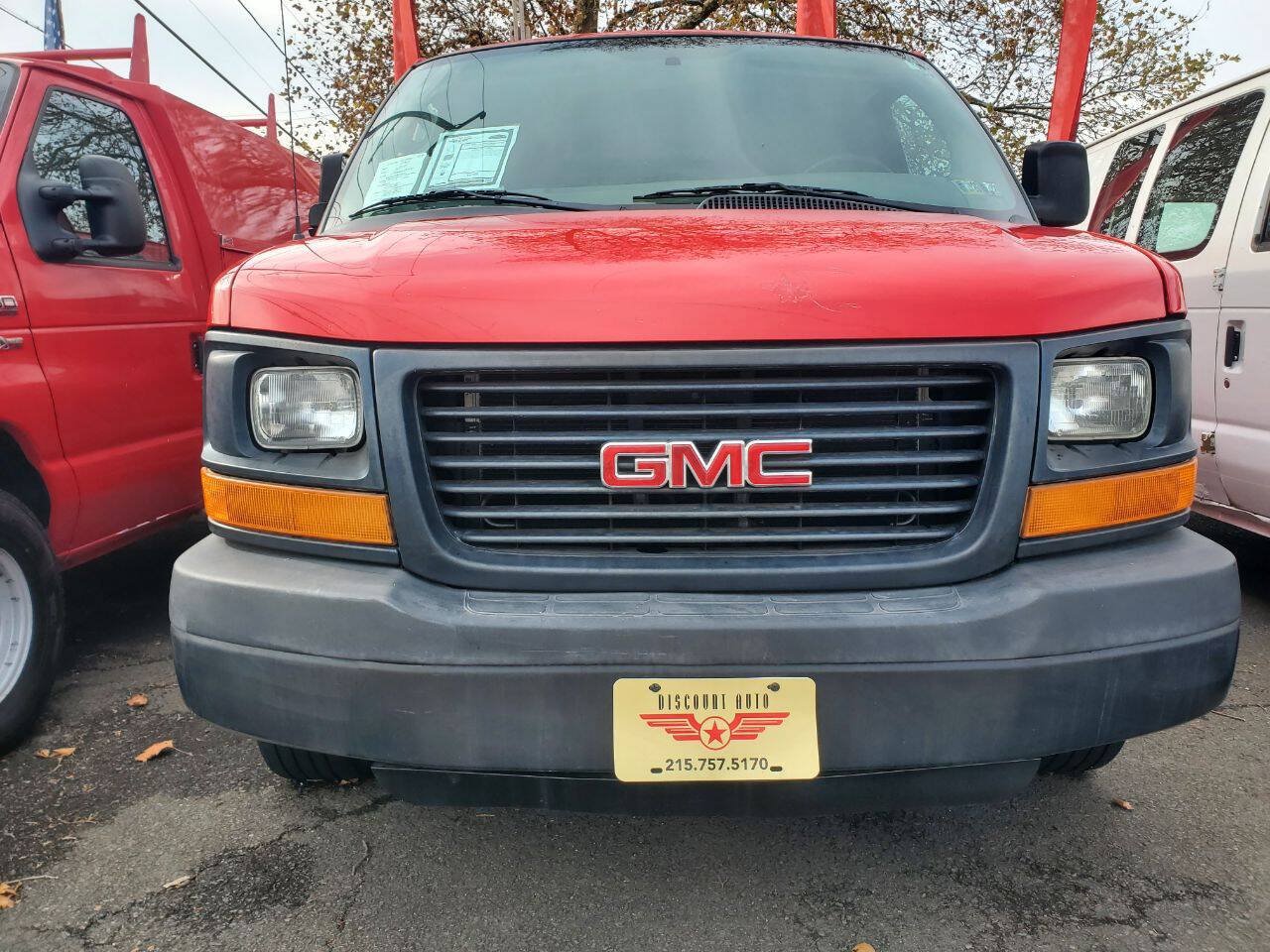 Used 2015 GMC Savana 2500 Extended RWD image 2