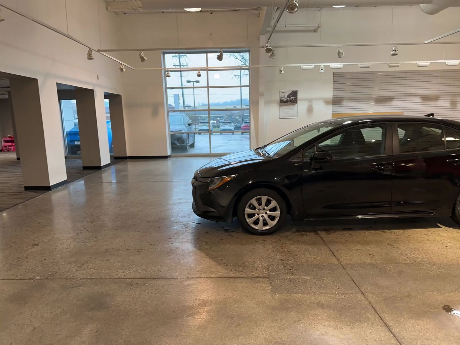 Used 2025 Toyota Corolla LE image 9