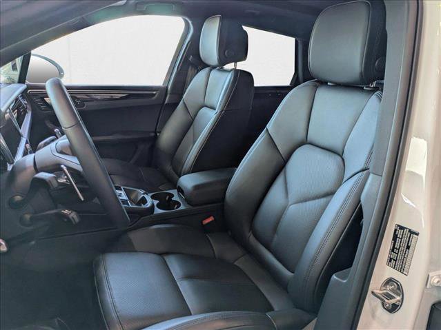 New 2025 Porsche Macan image 5