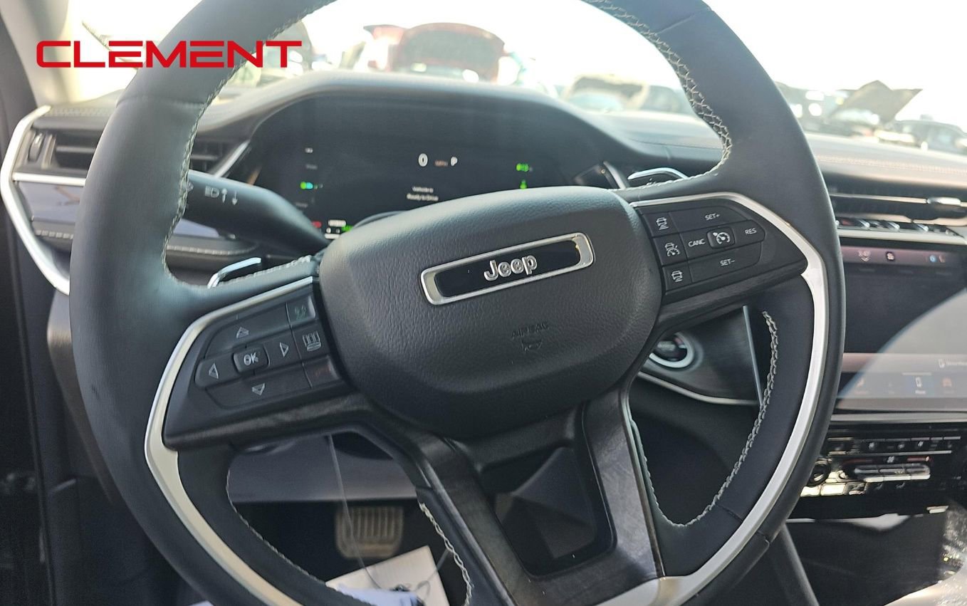 Used 2022 Jeep Grand Cherokee Limited 4xe w/ Luxury Tech Group II image 13