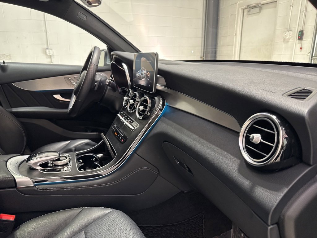 Used 2019 Mercedes-Benz GLC 300 4MATIC Coupe image 43