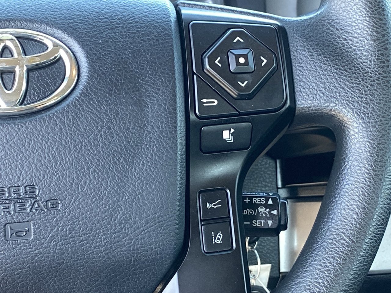 Used 2018 Toyota Tacoma SR w/ SR Convenience Package RWD image 26