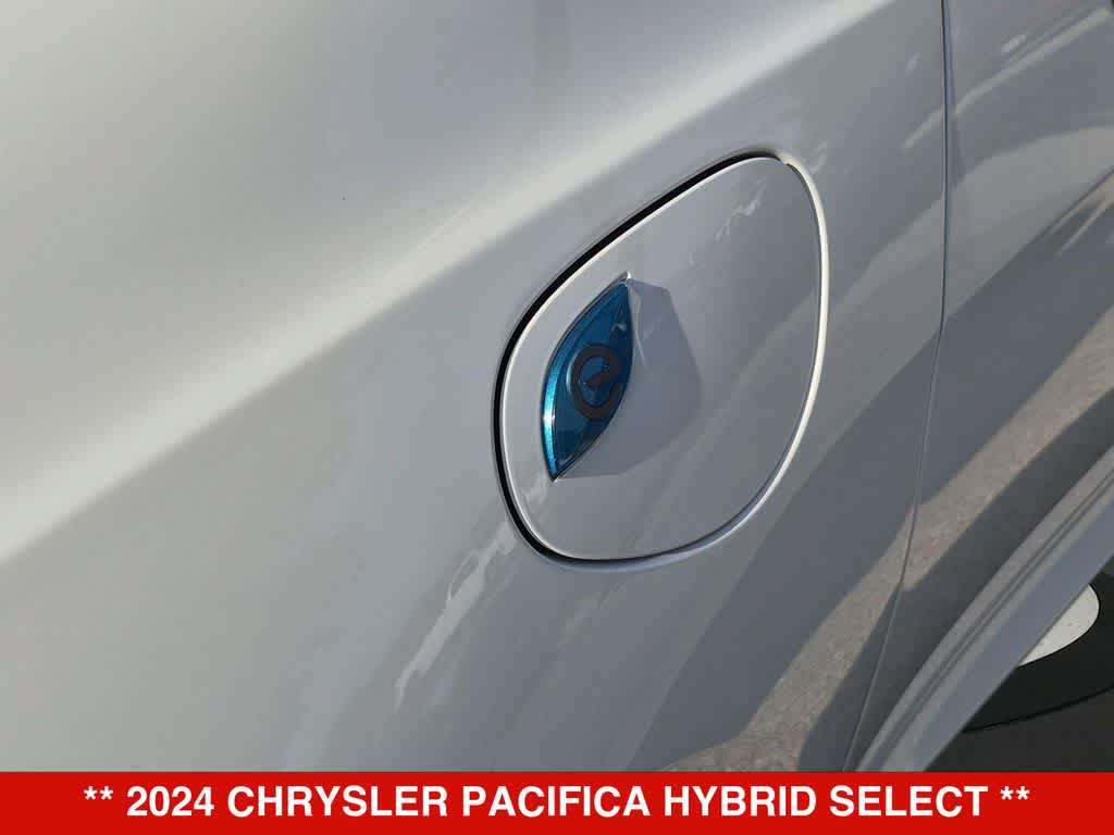 Used 2024 Chrysler Pacifica Limited FWD image 11