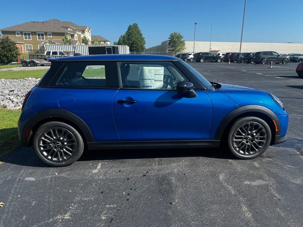 Certified 2025 MINI Cooper S image 4