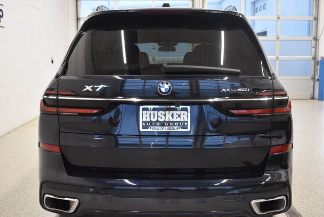 Used 2024 BMW X7 xDrive40i w/ M Sport Package AWD/4WD image 11