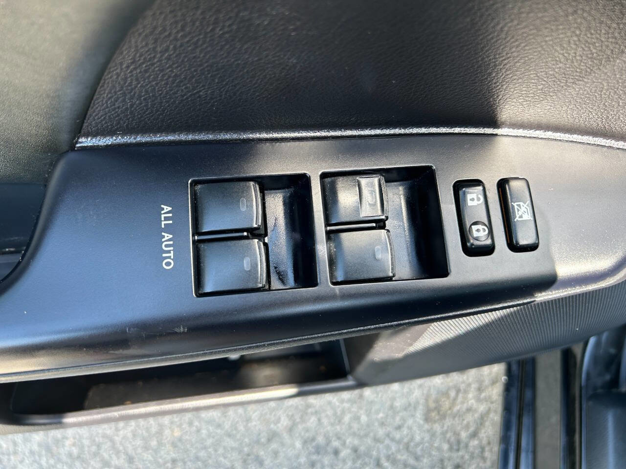 Used 2013 Lexus CT 200h FWD image 22