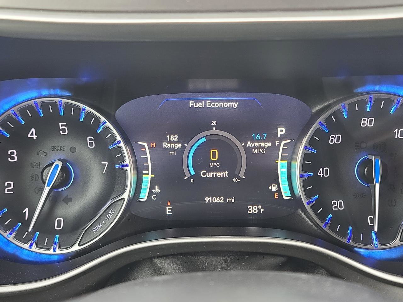 Used 2023 Chrysler Pacifica Touring-L image 23