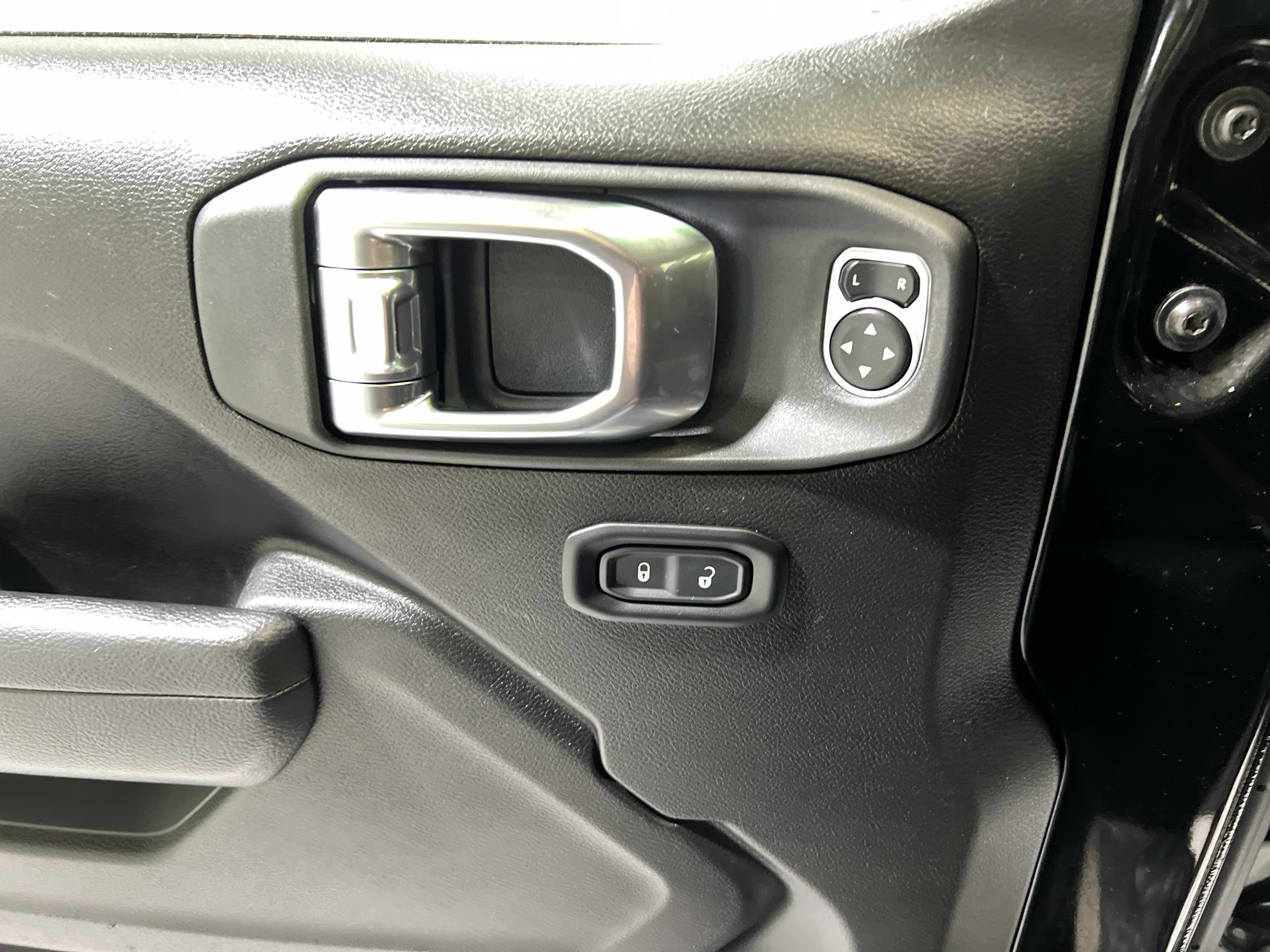 Used 2025 Jeep Wrangler Unlimited Rubicon 4xe w/ Convenience Group image 24