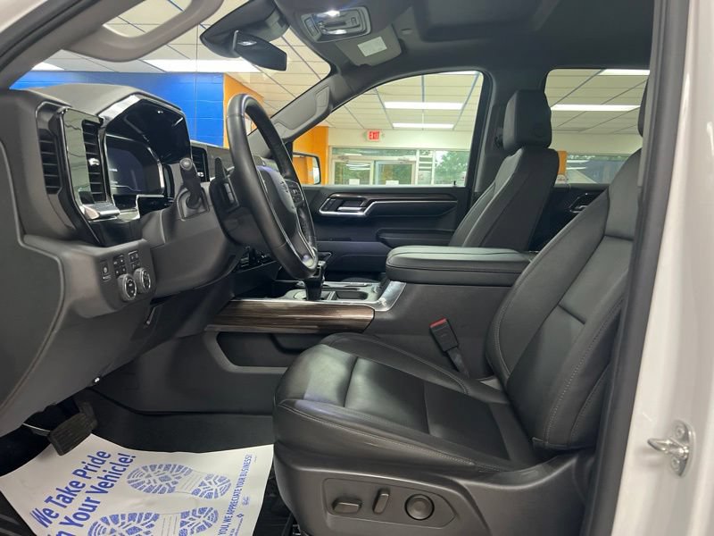 Used 2024 Chevrolet Silverado 1500 LT Trail Boss w/ LT Trail Boss Premium Package AWD/4WD image 14