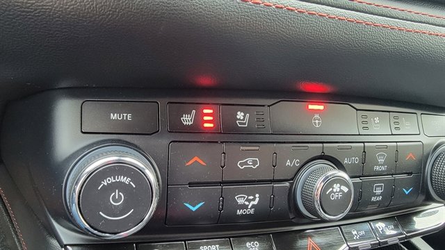 Used 2024 Dodge Durango GT image 34