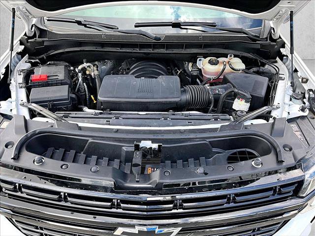 Used 2024 Chevrolet Suburban RST w/ Luxury Package RWD image 11