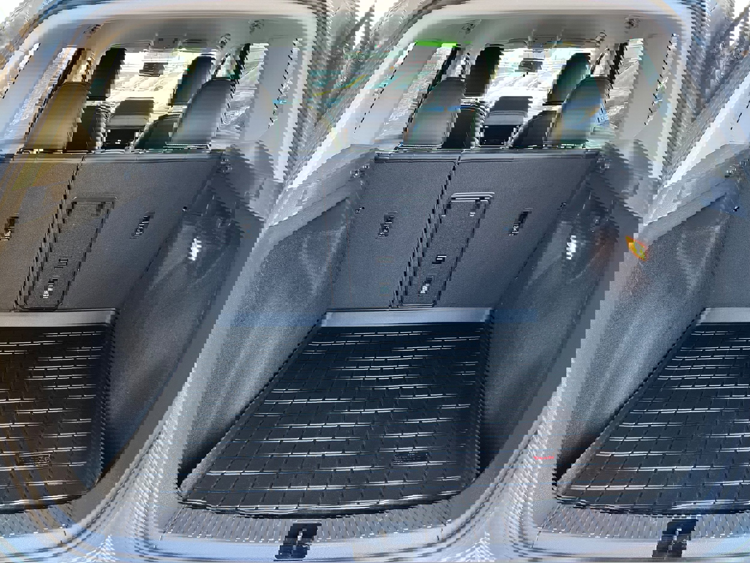 Used 2022 Volkswagen Taos SE image 11