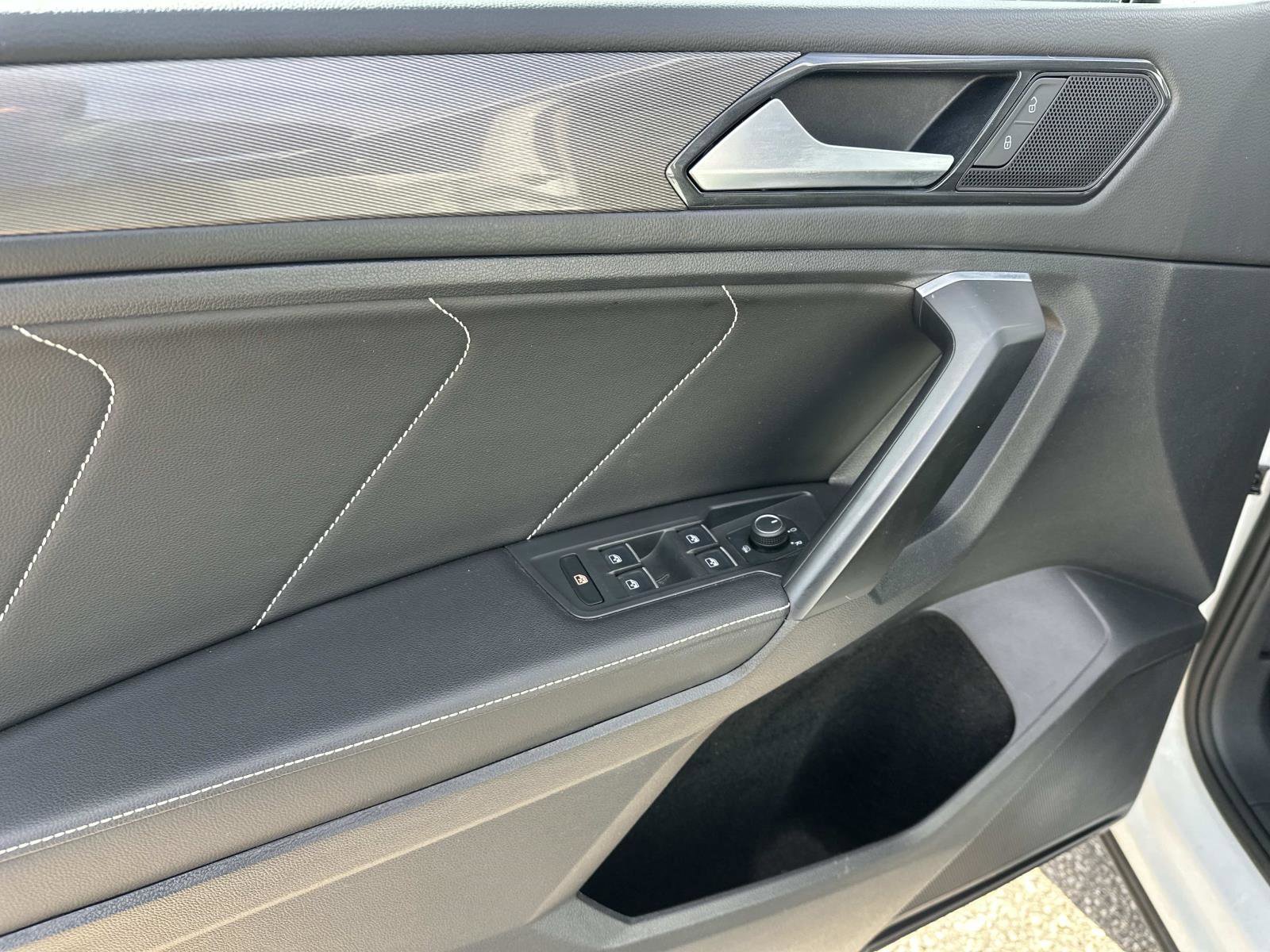 Used 2022 Volkswagen Tiguan SE image 15