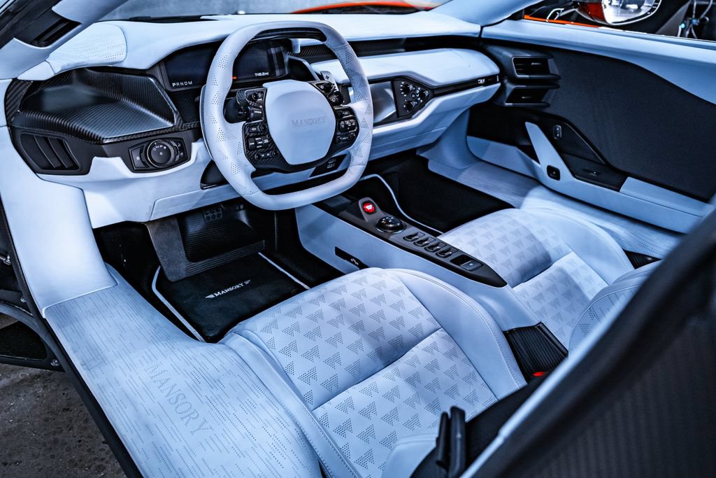 Used 2018 Ford GT RWD image 2