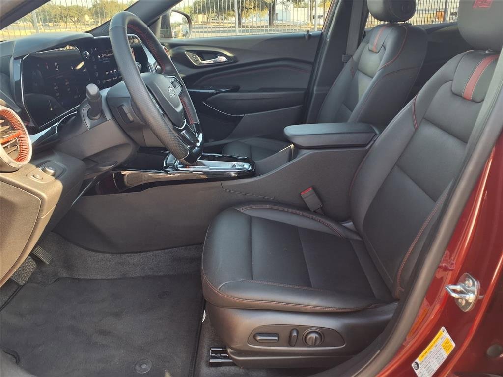 Used 2025 Chevrolet Trax RS w/ Driver Confidence Package image 8