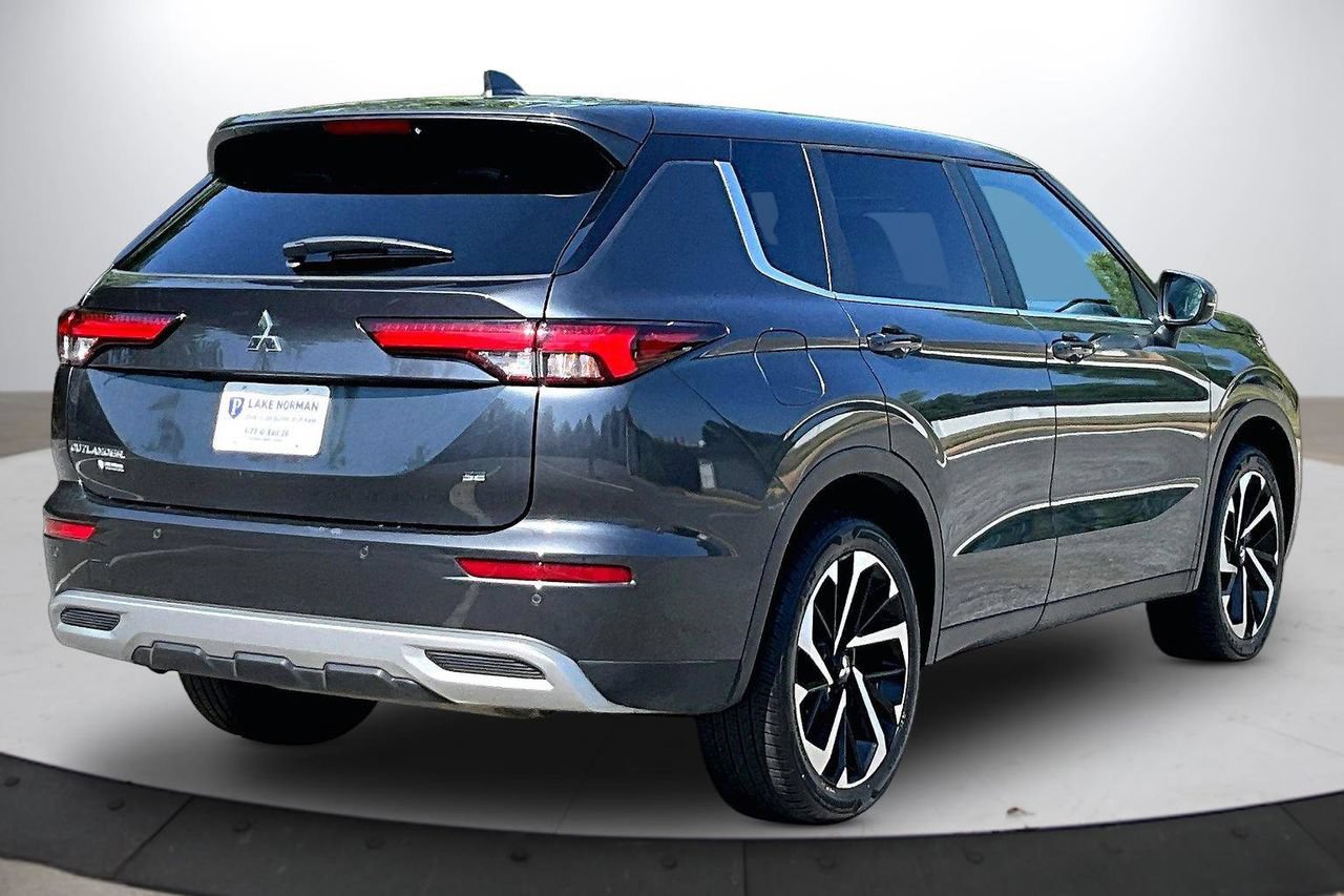 Used 2024 Mitsubishi Outlander SE FWD image 9