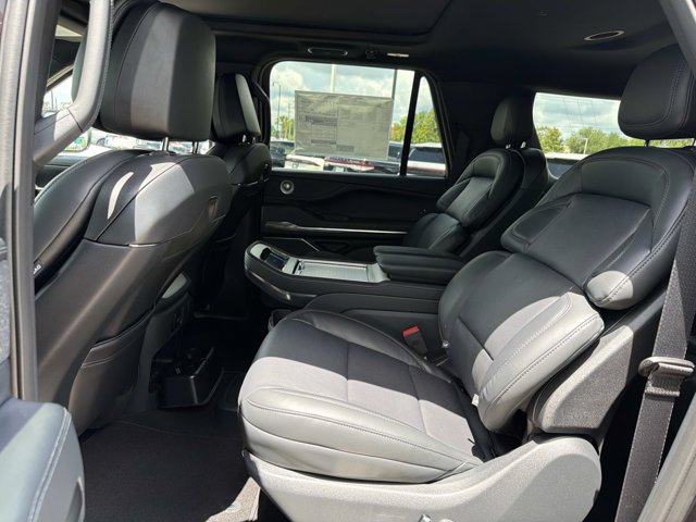 New 2026 Lincoln Navigator L Reserve w/ Jet Appearance Package AWD/4WD image 14