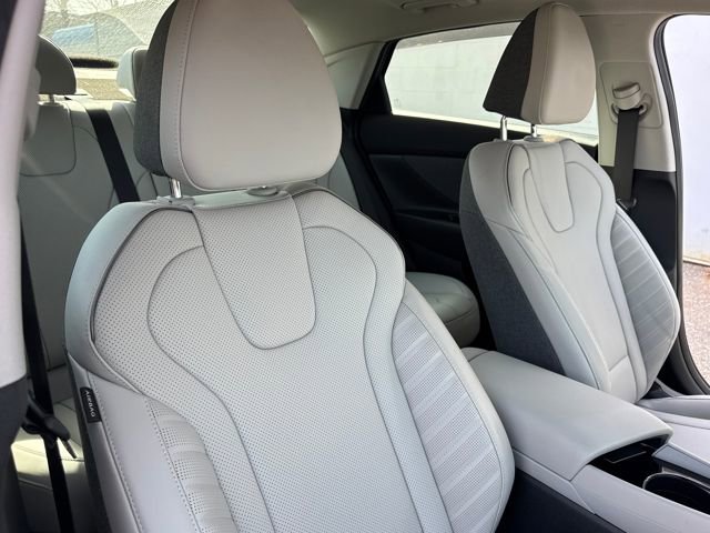 Certified 2022 Hyundai Elantra Limited w/ Cargo Package image 28