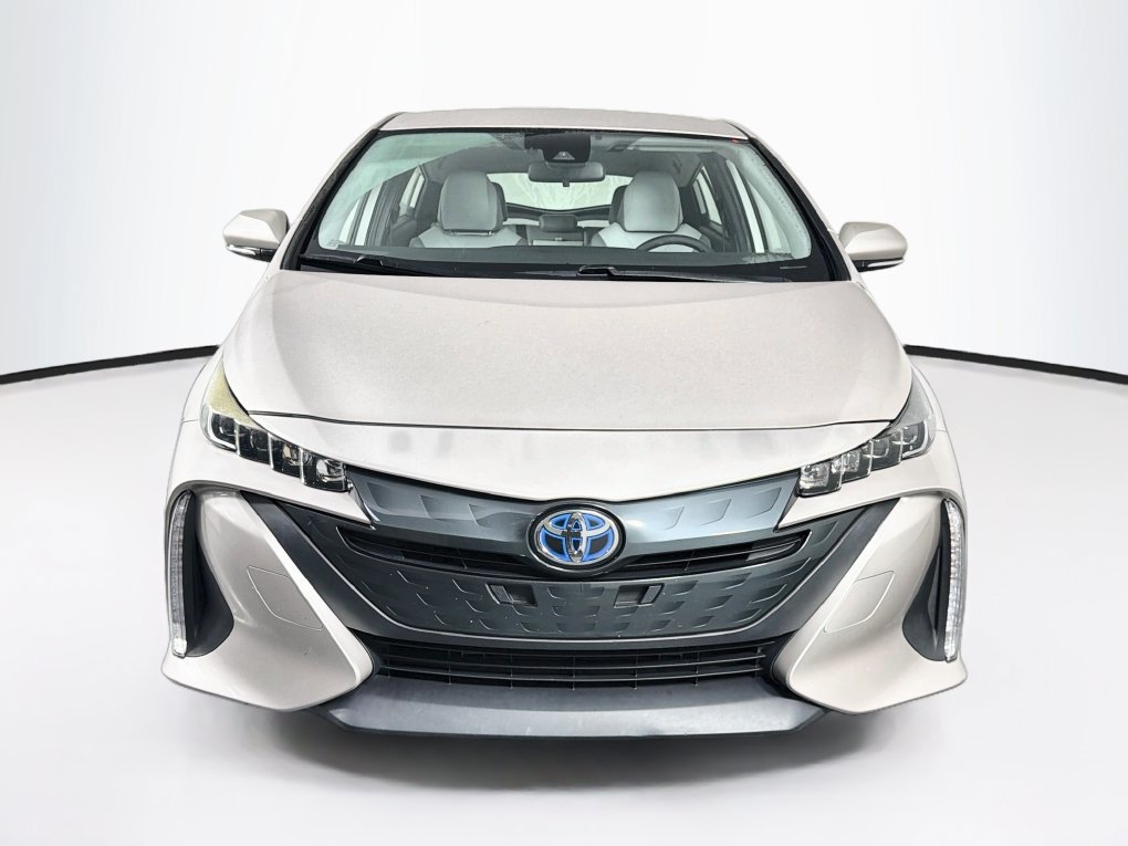 Used 2020 Toyota Prius Prime XLE FWD image 2