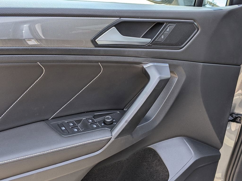 Used 2023 Volkswagen Tiguan SE FWD image 10