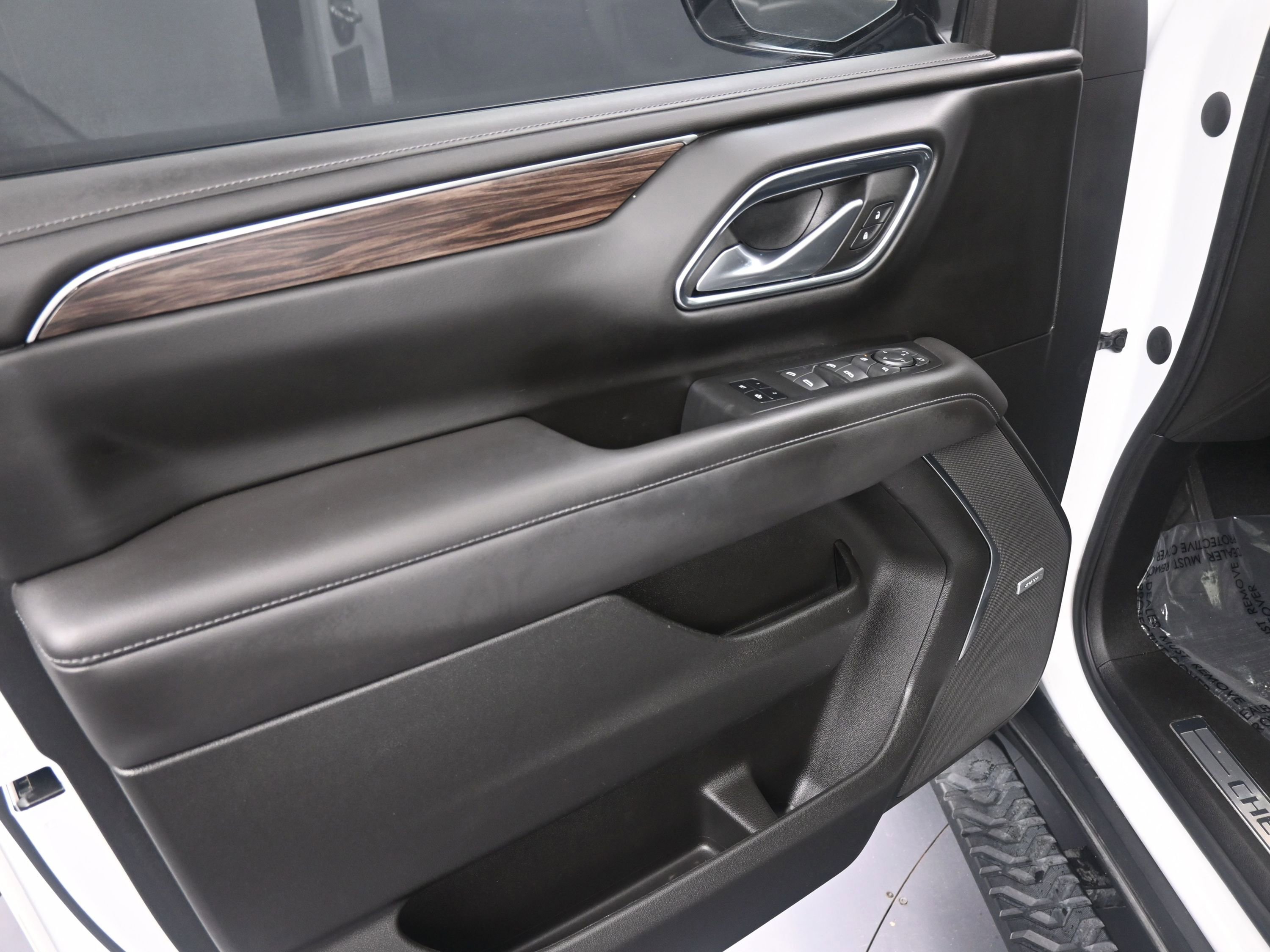 Certified 2023 Chevrolet Tahoe Z71 w/ Luxury Package image 13