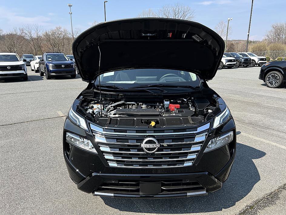 New 2026 Nissan Rogue Platinum image 9