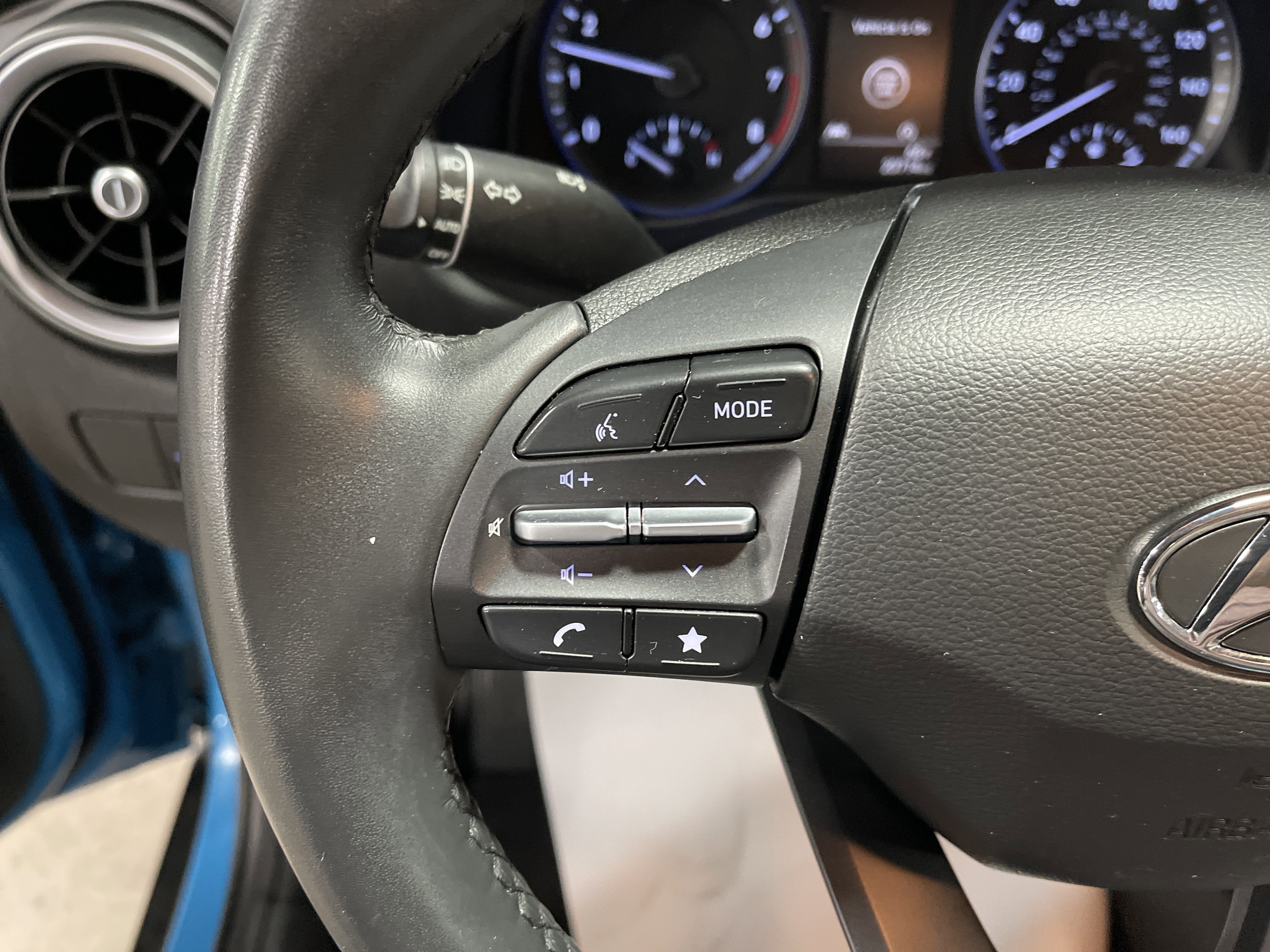 Used 2023 Hyundai Kona SEL w/ Convenience Package image 18