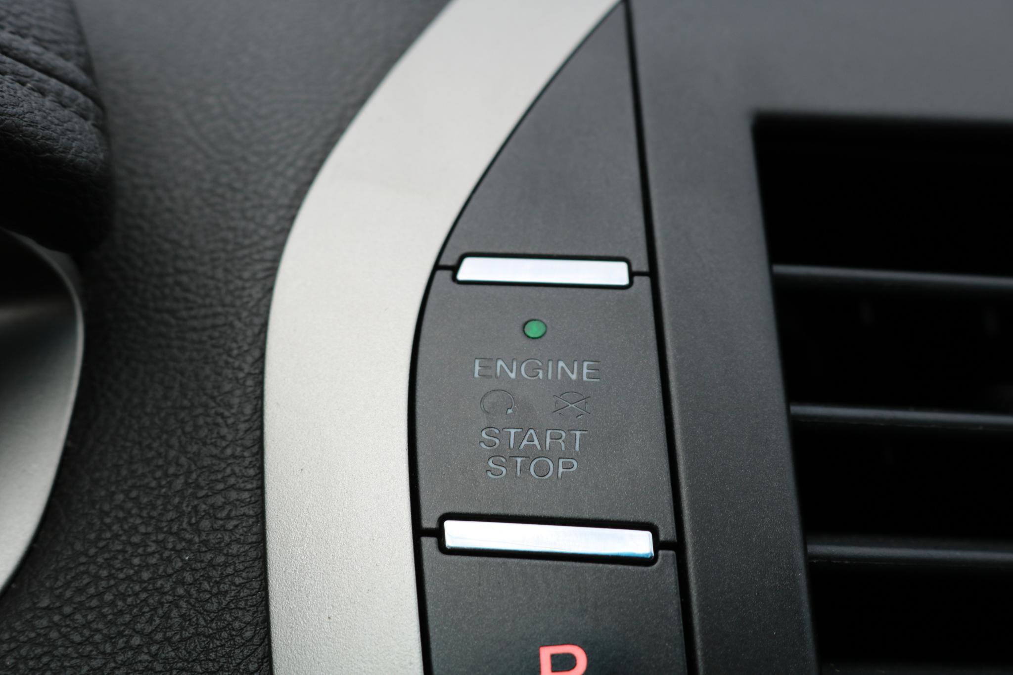 Used 2016 Lincoln MKZ image 24