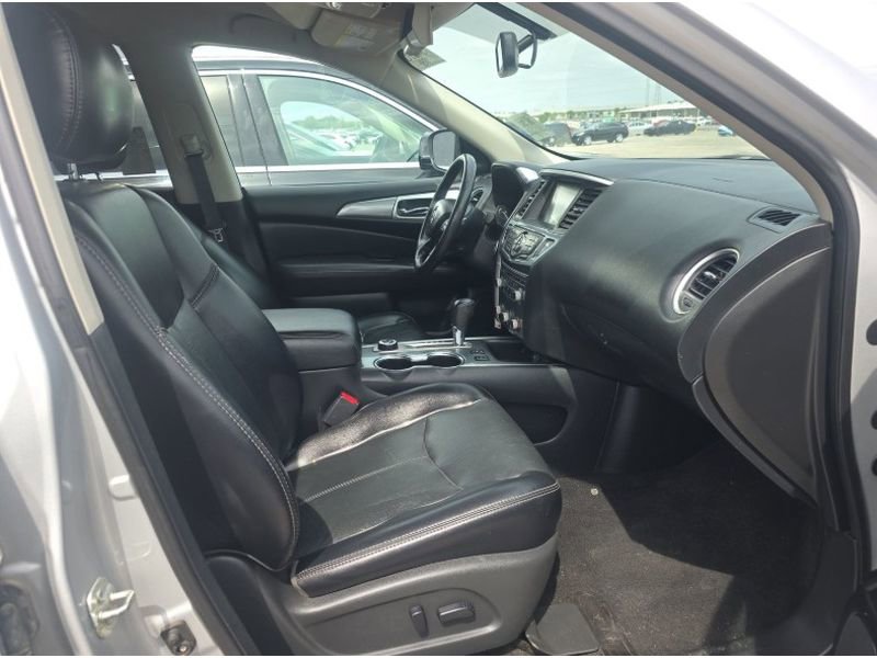 Used 2020 Nissan Pathfinder SL image 15