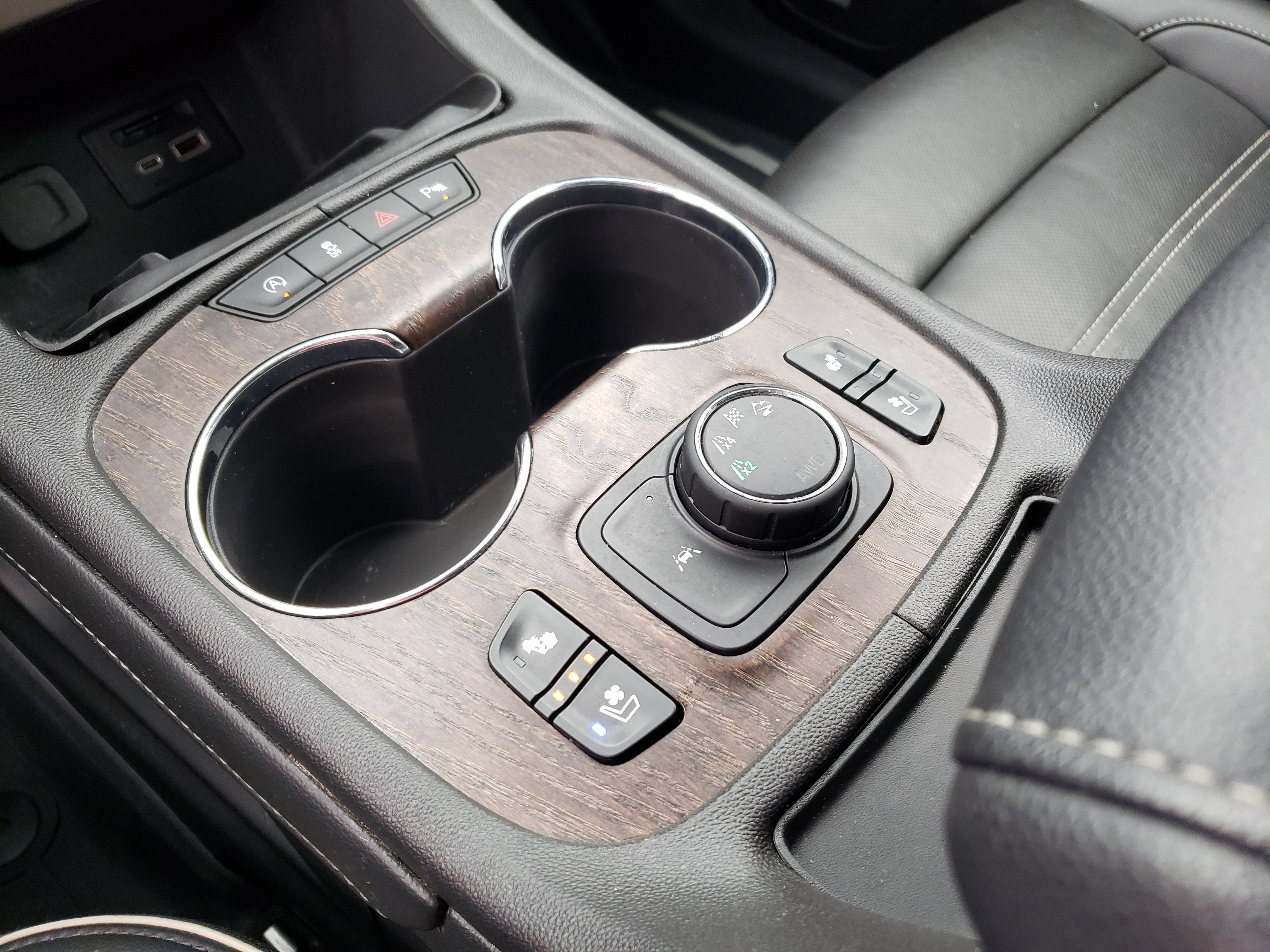 Used 2023 GMC Acadia Denali image 23