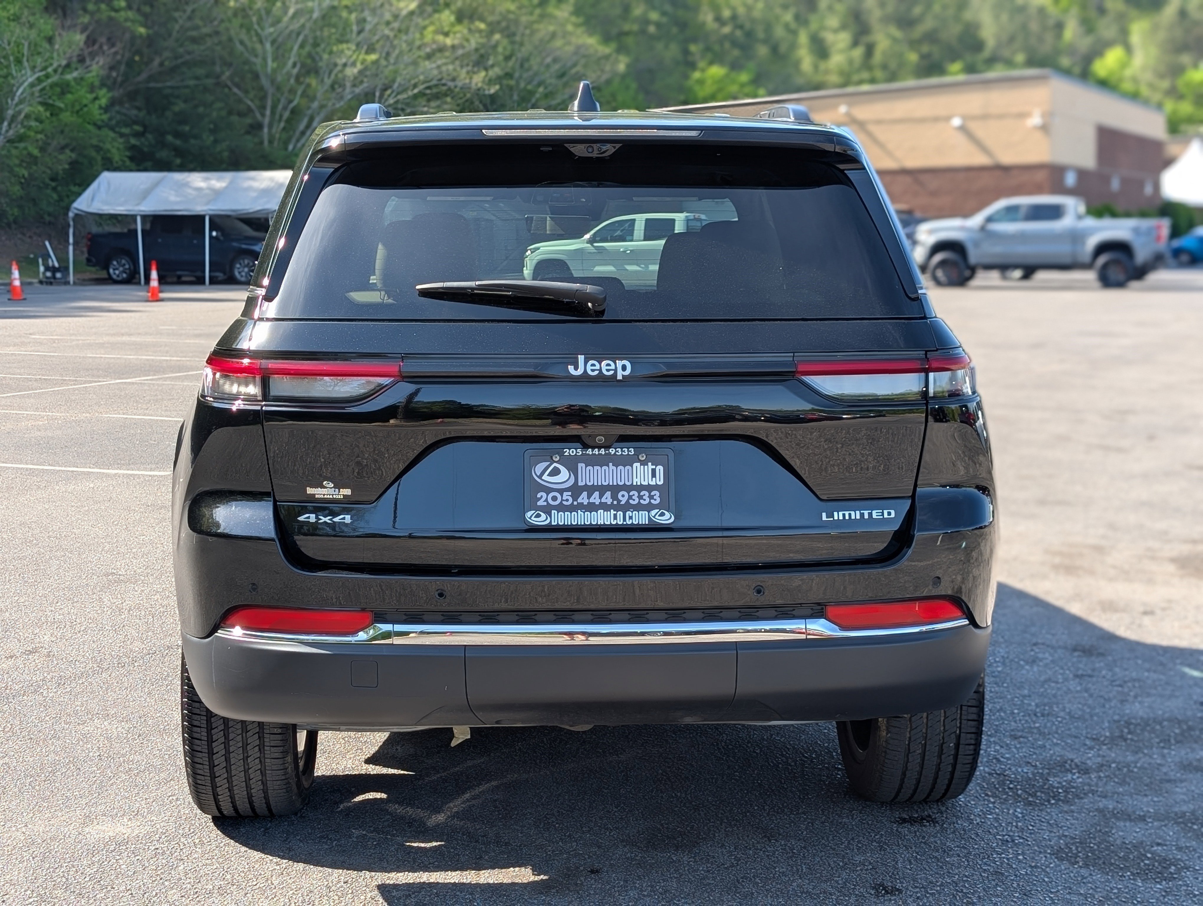 Used 2025 Jeep Grand Cherokee Limited w/ Luxury Tech Group II AWD/4WD image 8