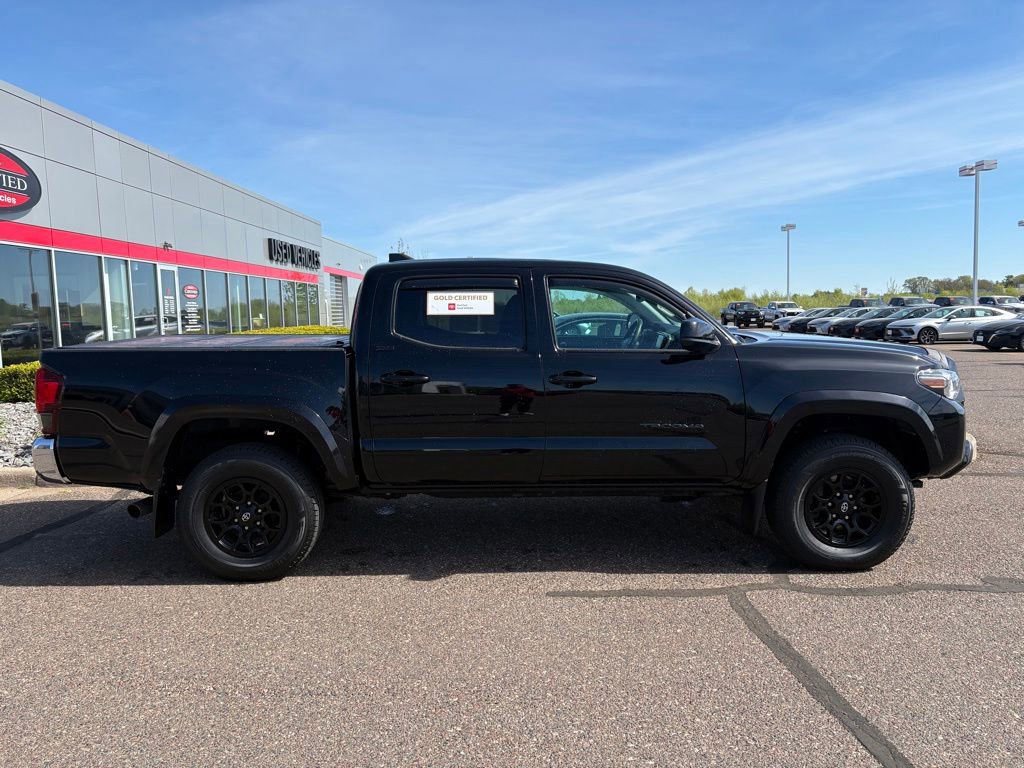 Certified 2022 Toyota Tacoma SR5 AWD/4WD image 2