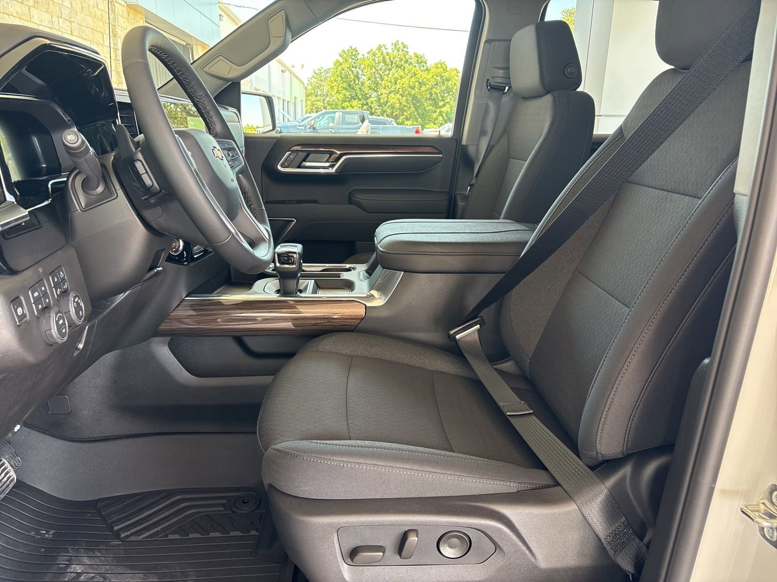 New 2026 Chevrolet Silverado 1500 LT w/ Z71 Off-Road Package image 6
