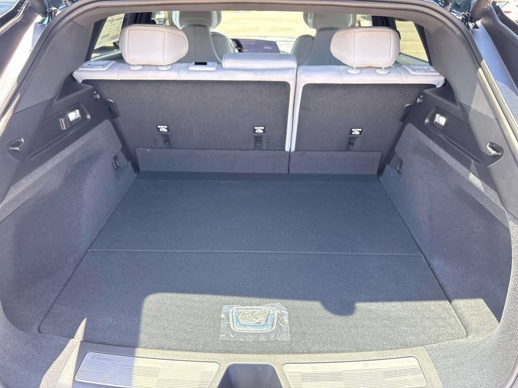 New 2026 Cadillac Lyriq Luxury AWD/4WD image 12